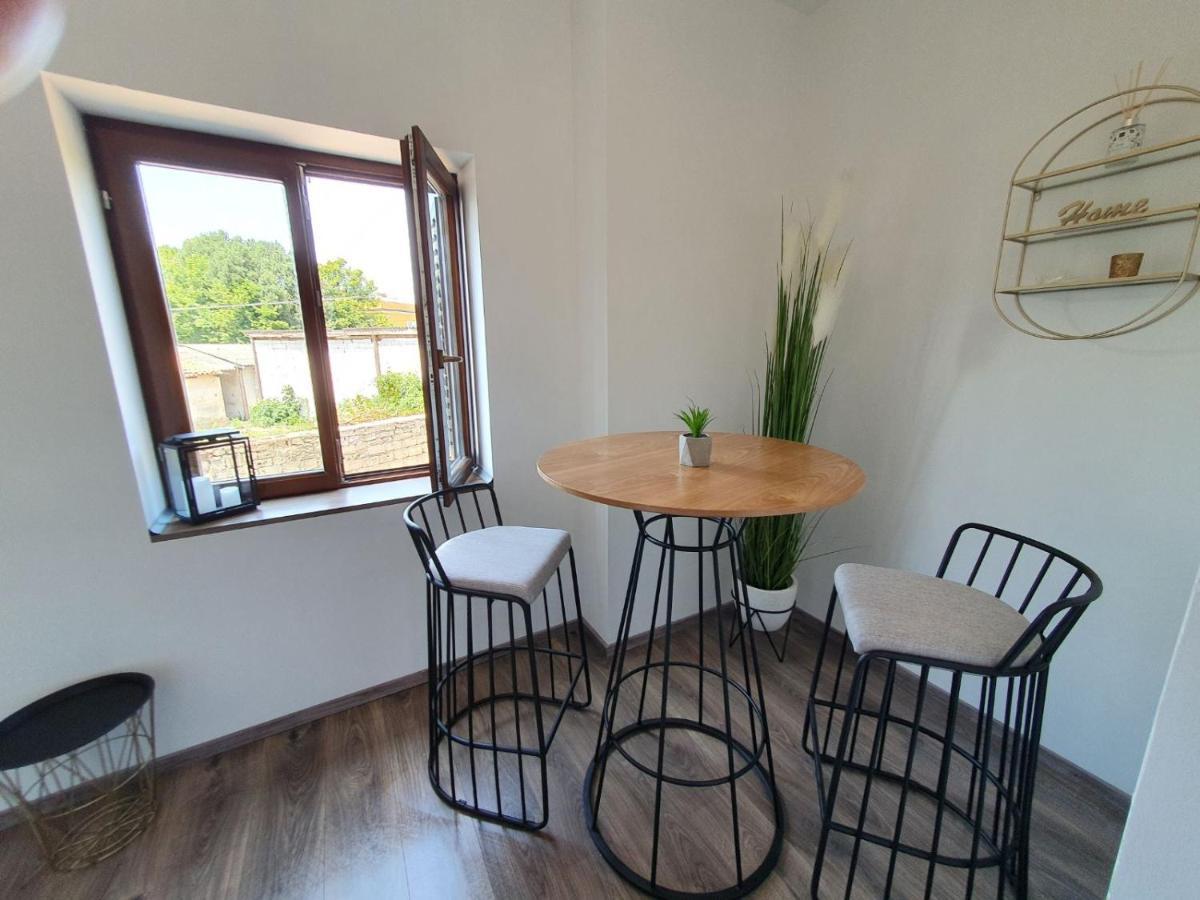 Arena Delight Studio Apartments Пула Екстер'єр фото
