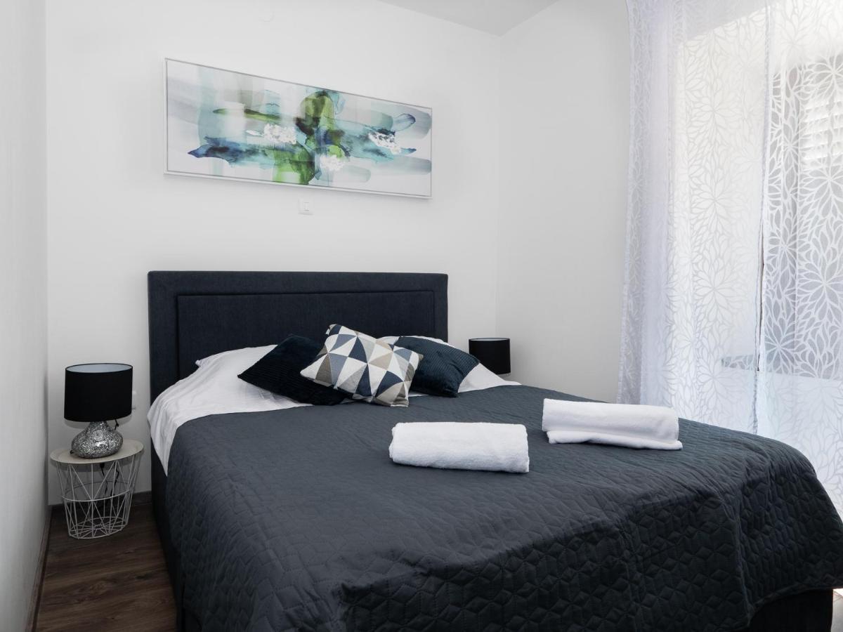 Arena Delight Studio Apartments Пула Екстер'єр фото