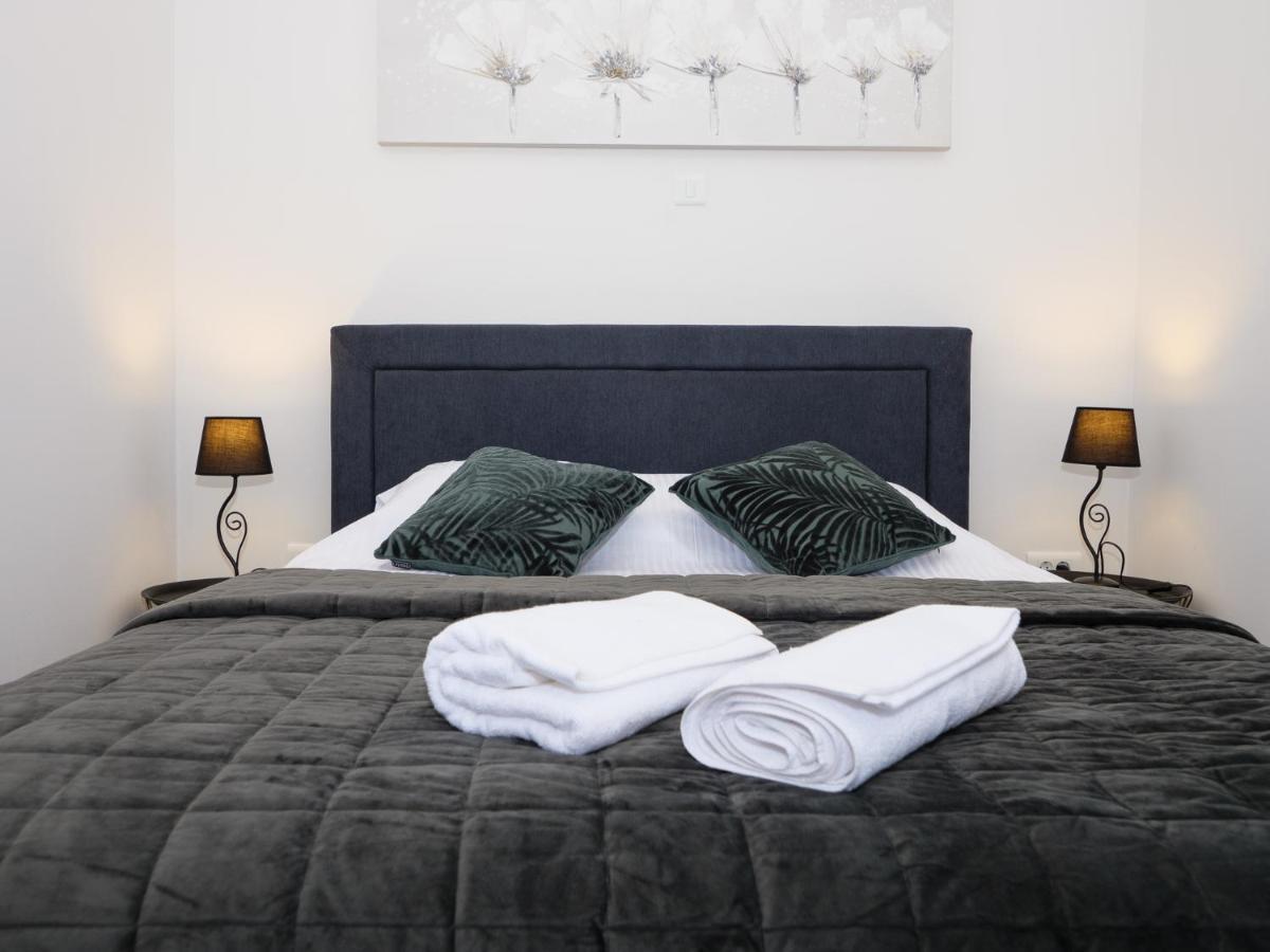 Arena Delight Studio Apartments Пула Екстер'єр фото