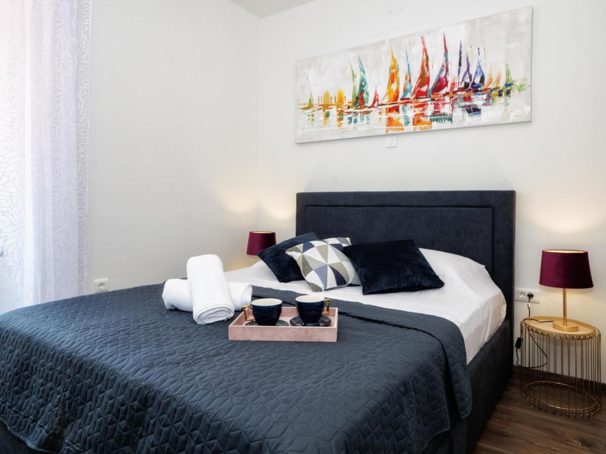 Arena Delight Studio Apartments Пула Екстер'єр фото