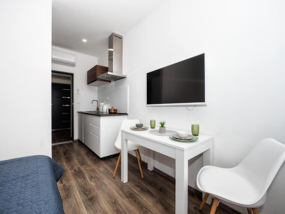 Arena Delight Studio Apartments Пула Екстер'єр фото