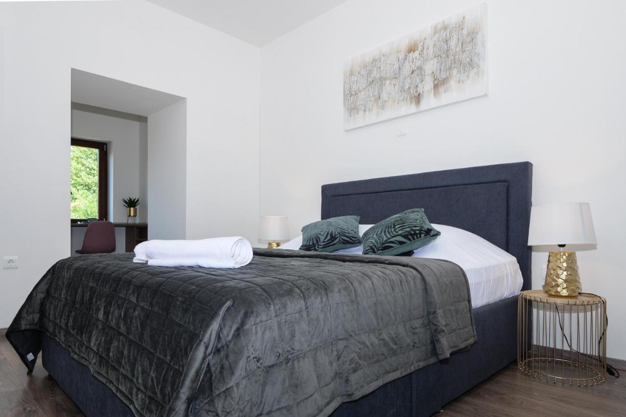 Arena Delight Studio Apartments Пула Екстер'єр фото