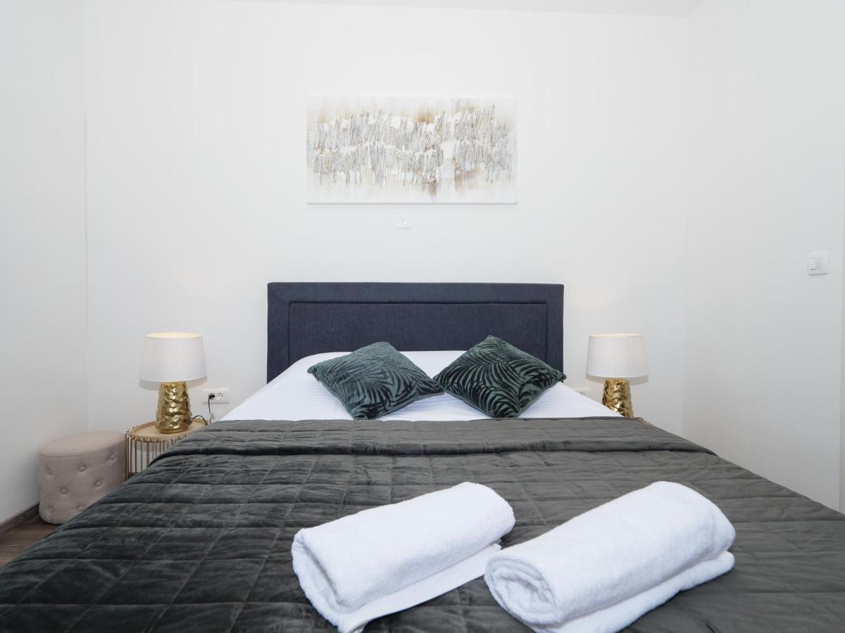 Arena Delight Studio Apartments Пула Екстер'єр фото